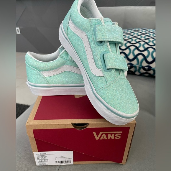 VANS OLDSKOOL V - Picture 1 of 7